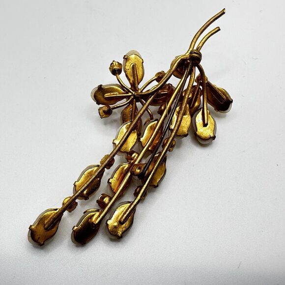 Vintage Brooch Baroque Faux Pearl and Rhinestone Willow Flower Design 1940 - Picture 5 of 10